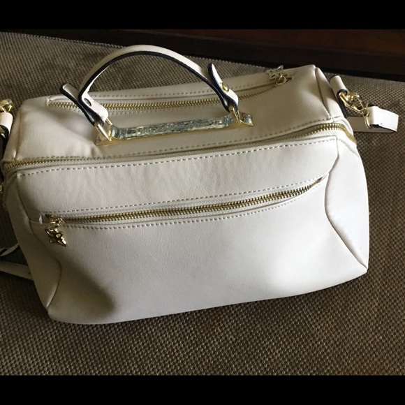 BCBG BAG,  Nice Medium sized bag - Picture 2 of 8